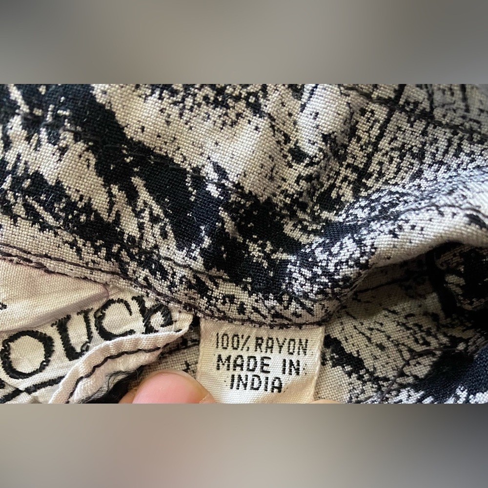 Vintage Goouch: Fun tiger shorts!🐅 - Picture 6 of 7